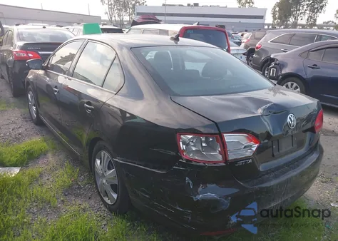 2014 Volkswagen Jetta 1.8T Se z USA, uszkodzony, nr VIN 3VWD17AJ5EM419168